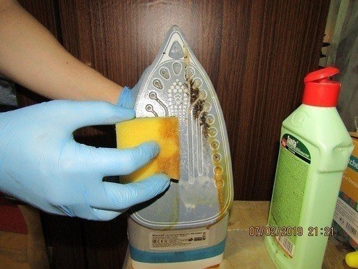 Очистить утюг от накипи внутри лимонной кислотой