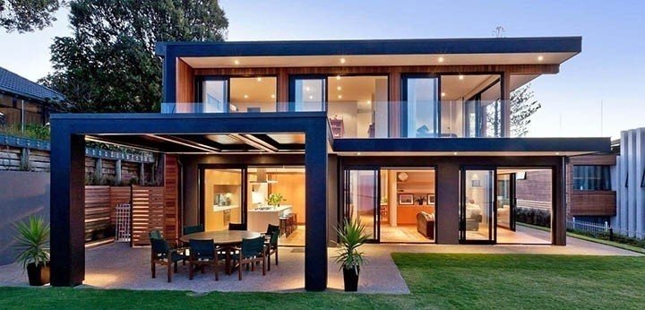 Дом в современном стиле с панорамными окнами