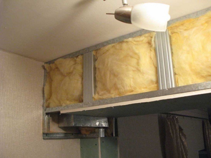 Вентиляция в потолке приточная и вытяжная на кухне
