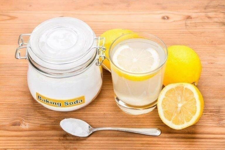 Сода с лимоном и водой