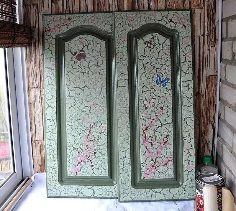 Роспись старого шкафа