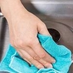 Каким чистящим средством отмыть газовую плиту и конфорки от жира