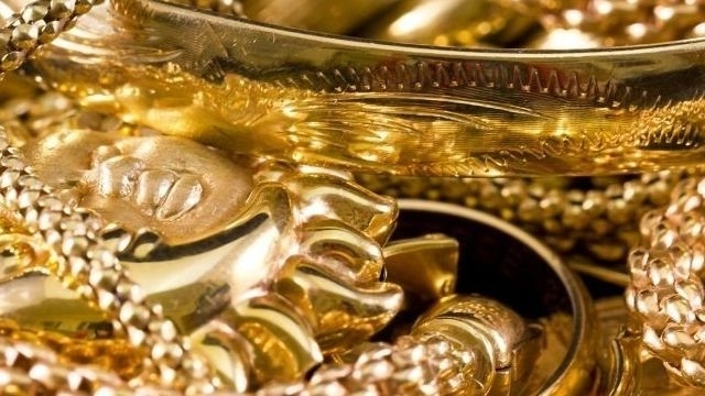 Как почистить золото в домашних условиях: особенности чистки матовых и глянцевых ювелирных украшений с камнями и без, механическая чистка золотых изделий, эффективные чистящие средства для золота