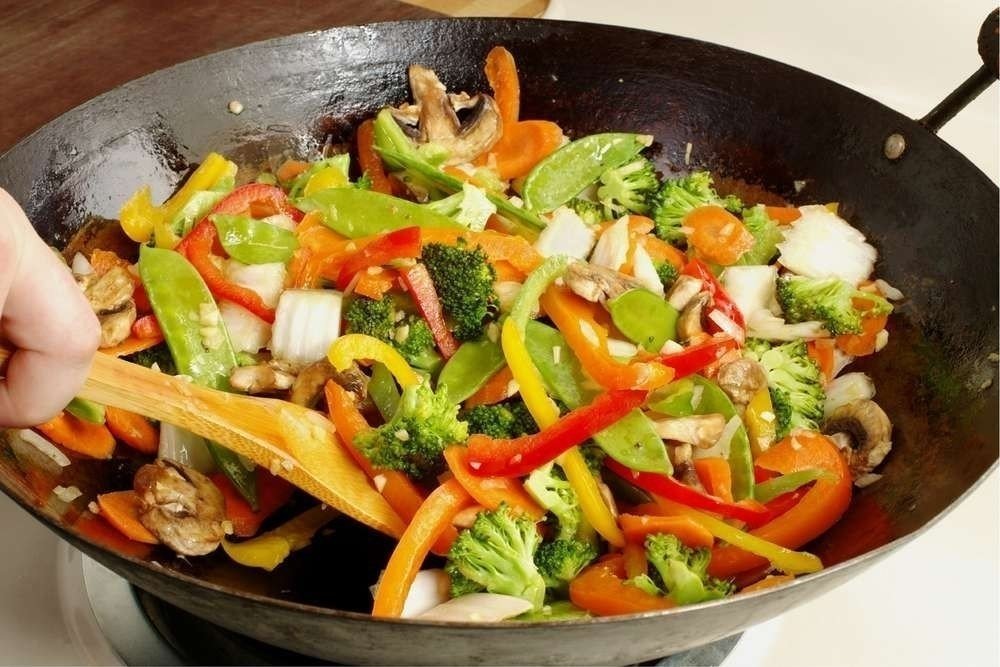 Жареные овощи на сковороде