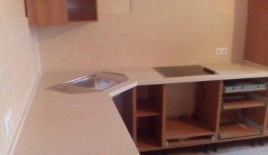 Столешница под раковину и варочную панель для кухни