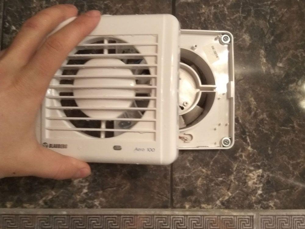 Вытяжной вентилятор с обратным клапаном