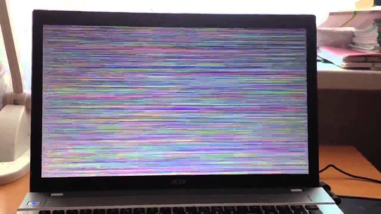 Экран ноутбука моргает разными цветами