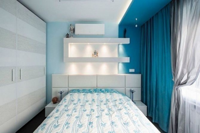 Маленькая спальня в голубых тонах