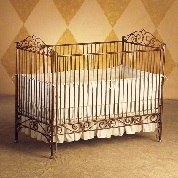 Кованная кроватка для новорожденных