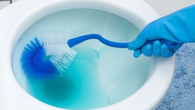 Эффективная чистка туалета и раковин, а еще особая стирка полотенец для рук