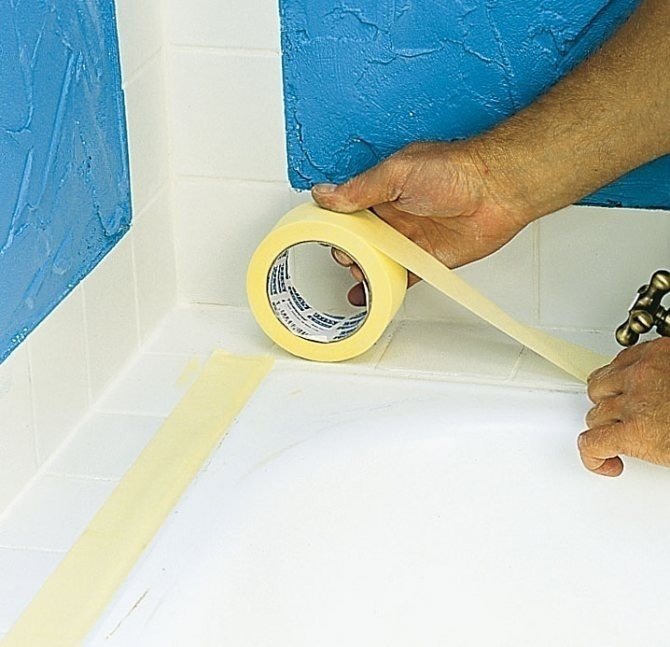 Правильная наклейка герметической ленты в ванной