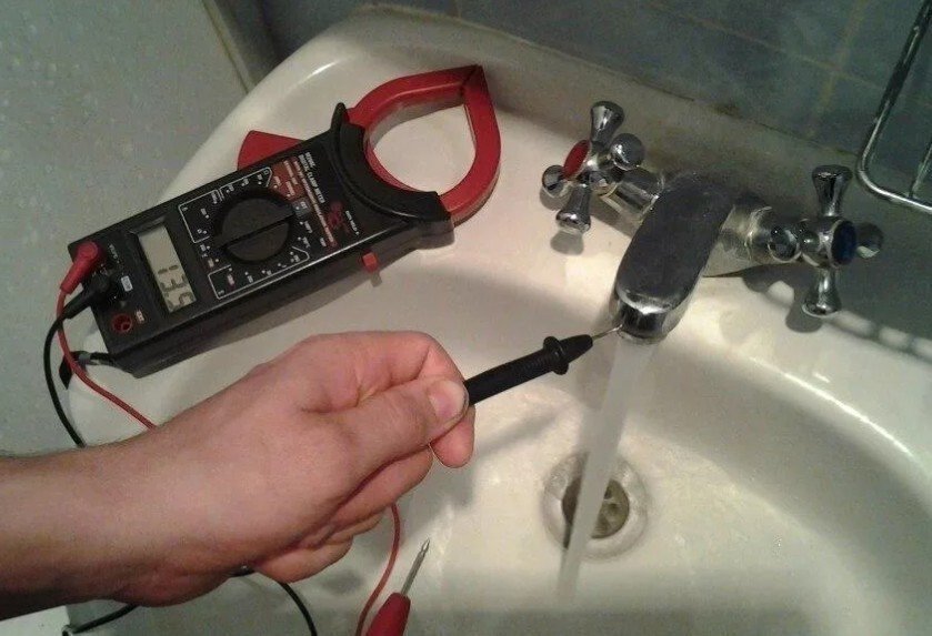 Вода бьет током в ванной