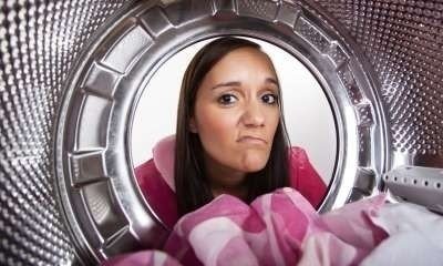 Девушка в стиральной машине