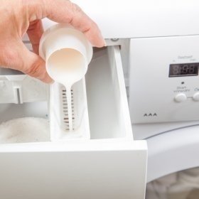 Куда заливать отбеливатель в стиральной машине