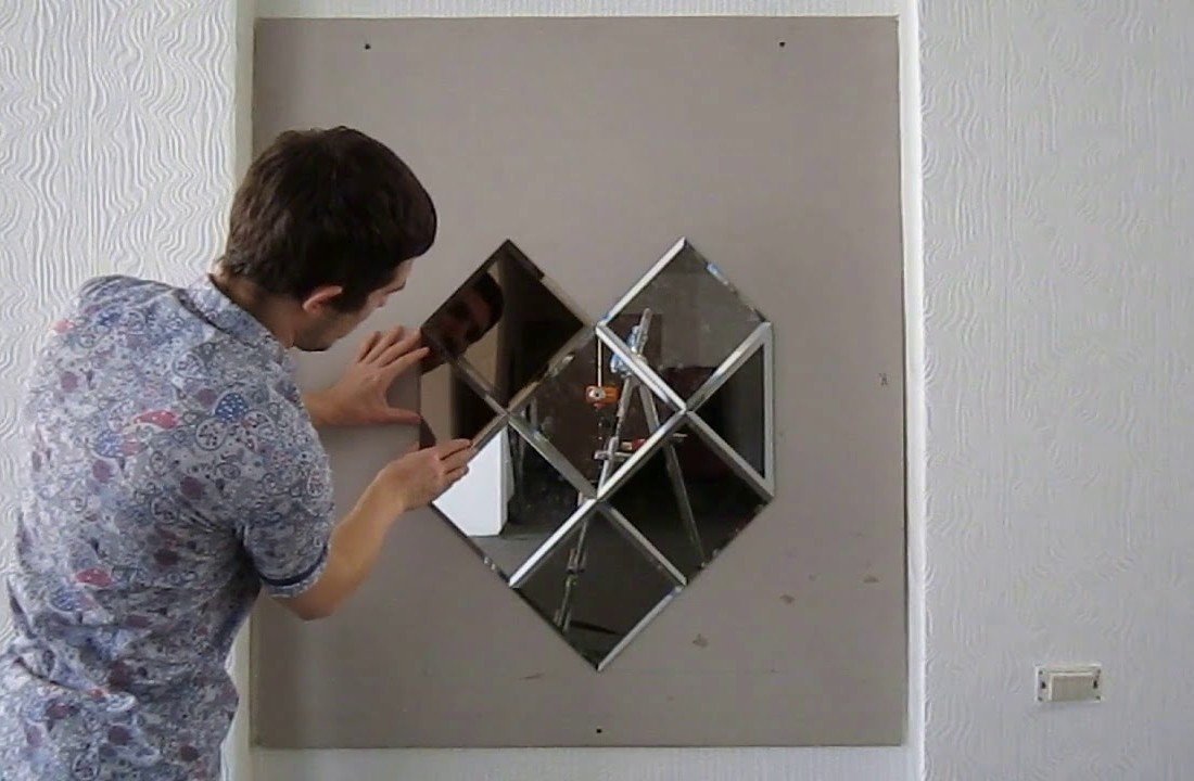 Зеркальное панно на стену